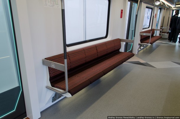Сидения в вагоне метро Siemens