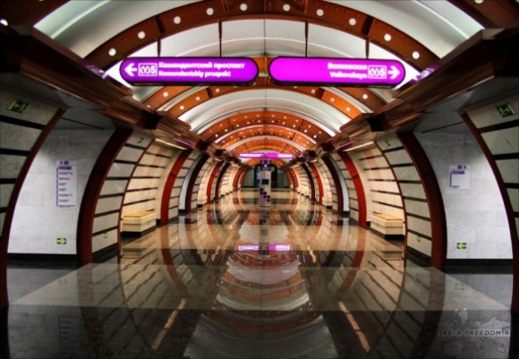 станция метро Санкт-Петербурга