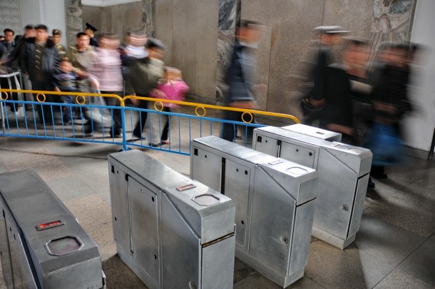 турникеты в пхеньянском метро