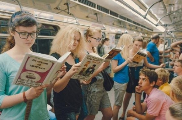Чтение в метро